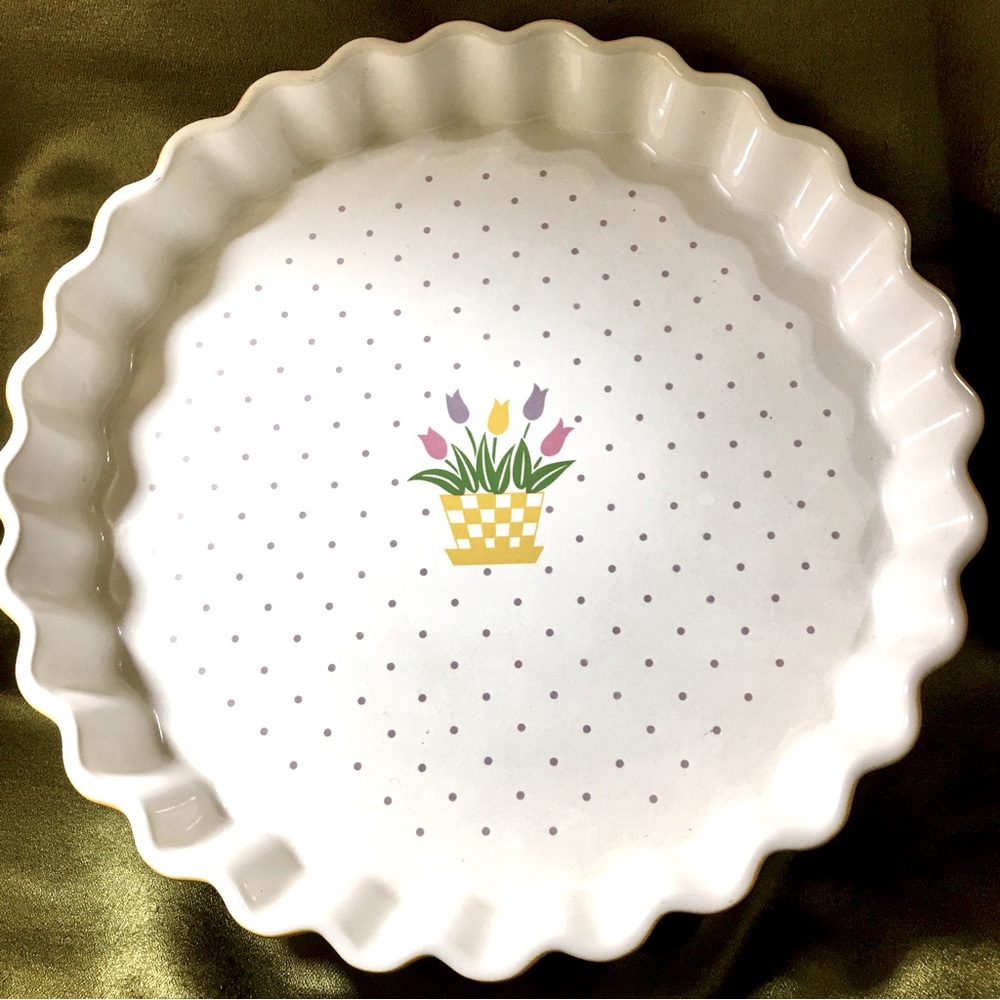 FLOWERS CERAMIC FLUTED QUICHE PIE PAN DISH—Micro Wave Japan—Cheerful Pattern